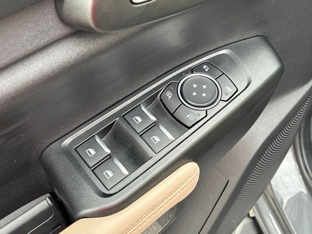 Used 2025 Carbonized Gray Metallic Ford XLT image 21
