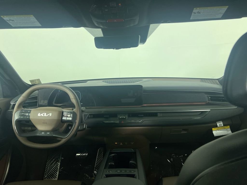New 2026 Glacial White Pearl / Black Ro Kia GT-Line AWD image 31