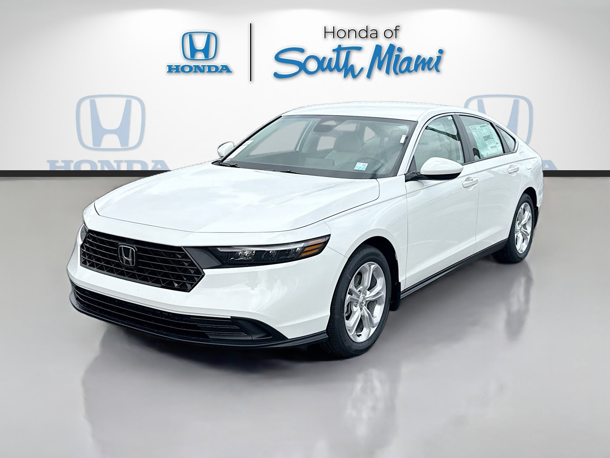 New 2026 Platinum White Pearl Honda LX image 3
