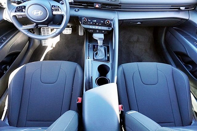 Used 2026 White Hyundai SEL Sport image 18