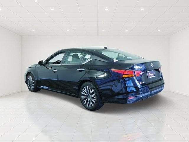 Certified Used 2025 Black Nissan 2.5 SV image 5