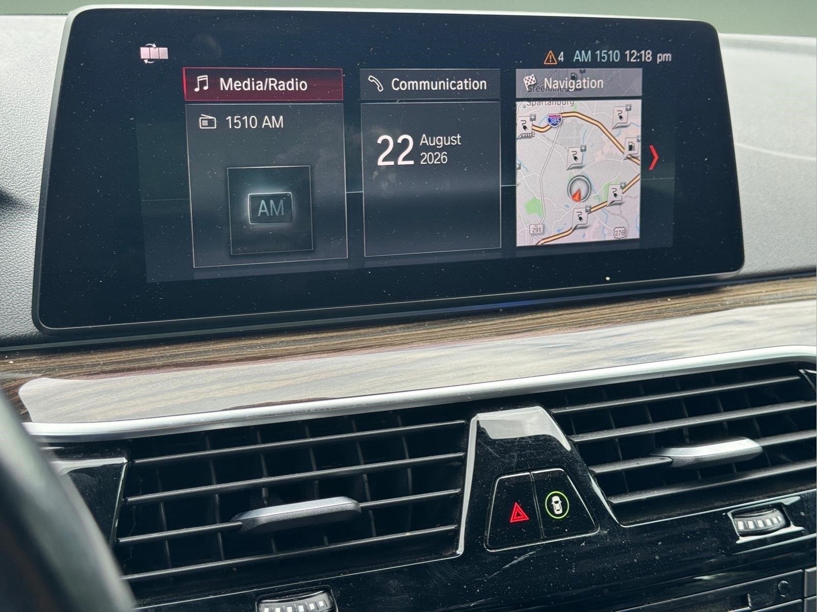 Used 2019 Black Sapphire Metallic BMW 530e iPerformance image 28