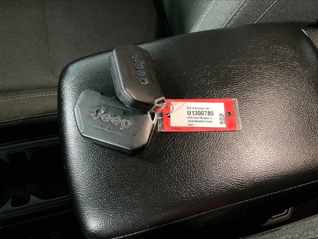 Used 2024 Gray Jeep Sport S 4xe image 30