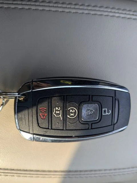 Used 2019 Rhapsody Blue Metallic Lincoln Reserve image 30
