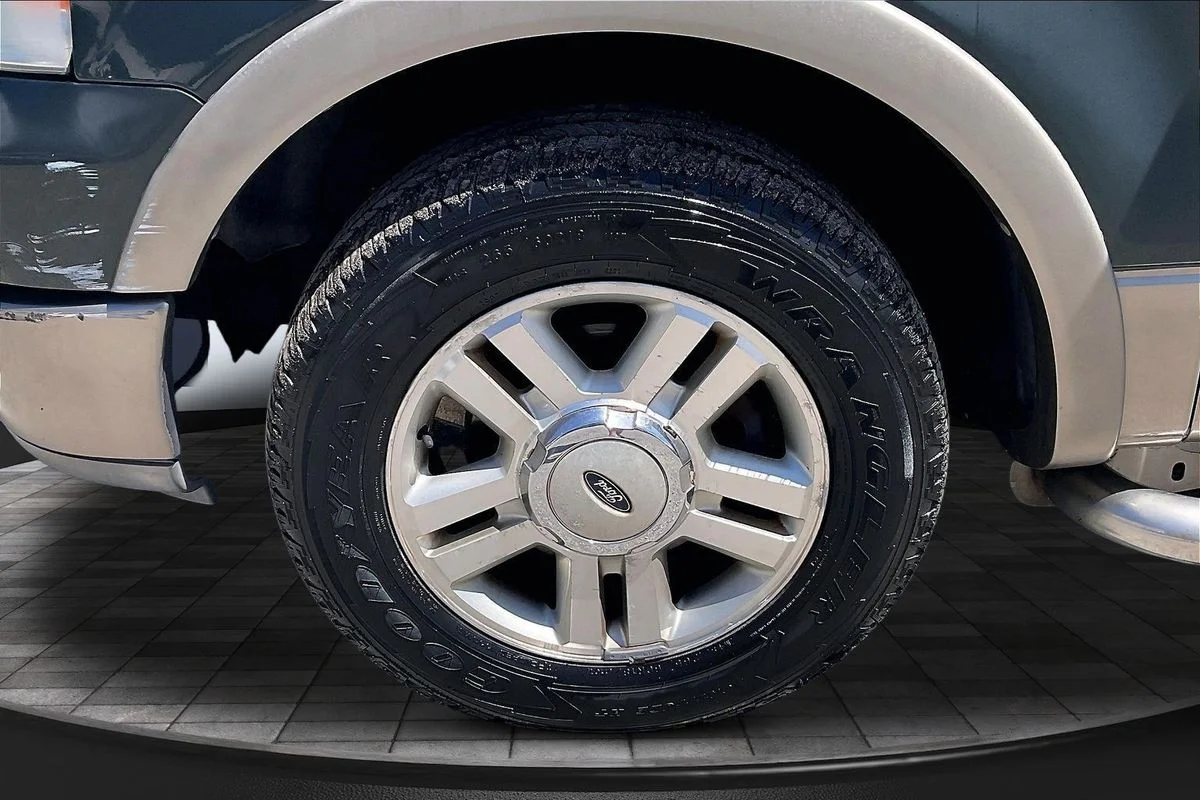 Used 2004 Green Ford LARIAT image 33