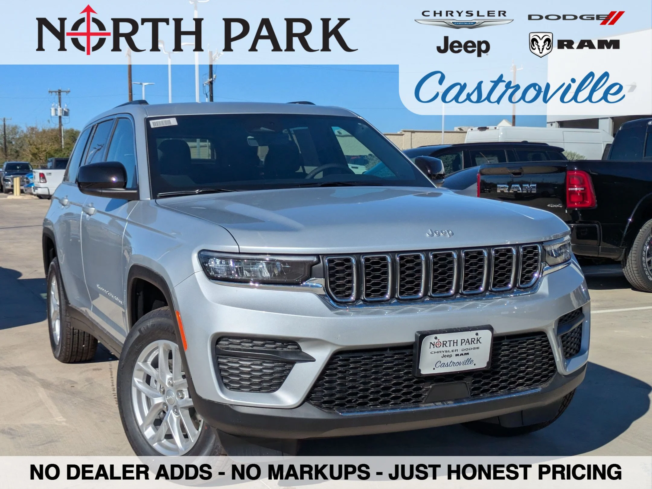 New 2025 Silver Zynith Exterior Paint Jeep Laredo X image 1