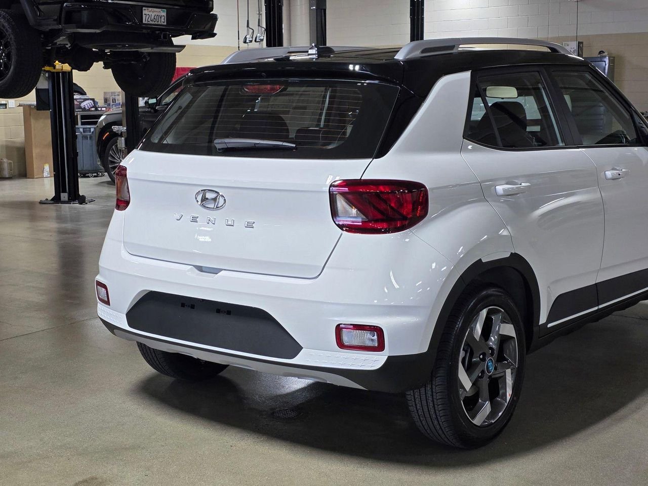 New 2026 Lunar White w/Black Roof Hyundai SEL w/Two-Tone Roof image 11
