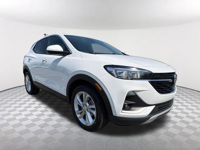 Used 2023 Summit White Buick Preferred image 3