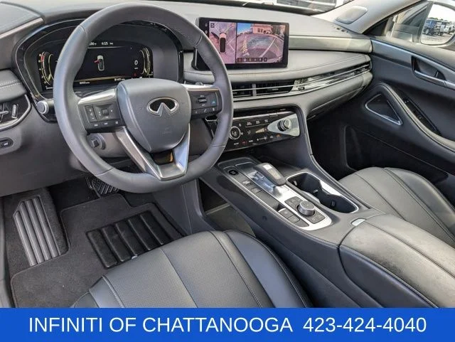 Certified Used 2026 White INFINITI LUXE image 5