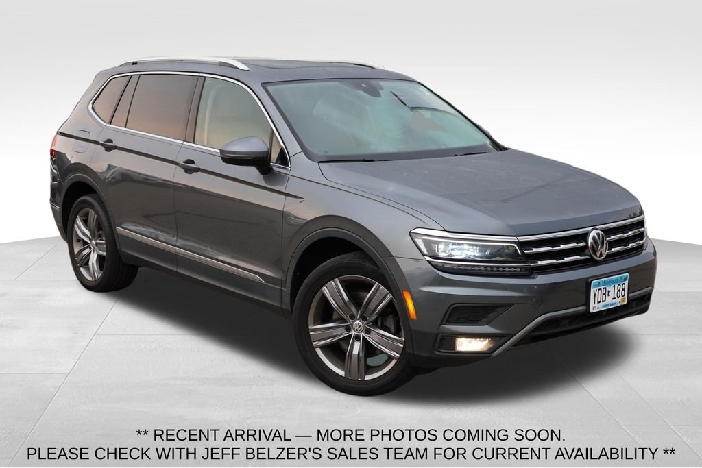Used 2018 Platinum Gray Metallic Volkswagen 2.0T SEL Premium image 1