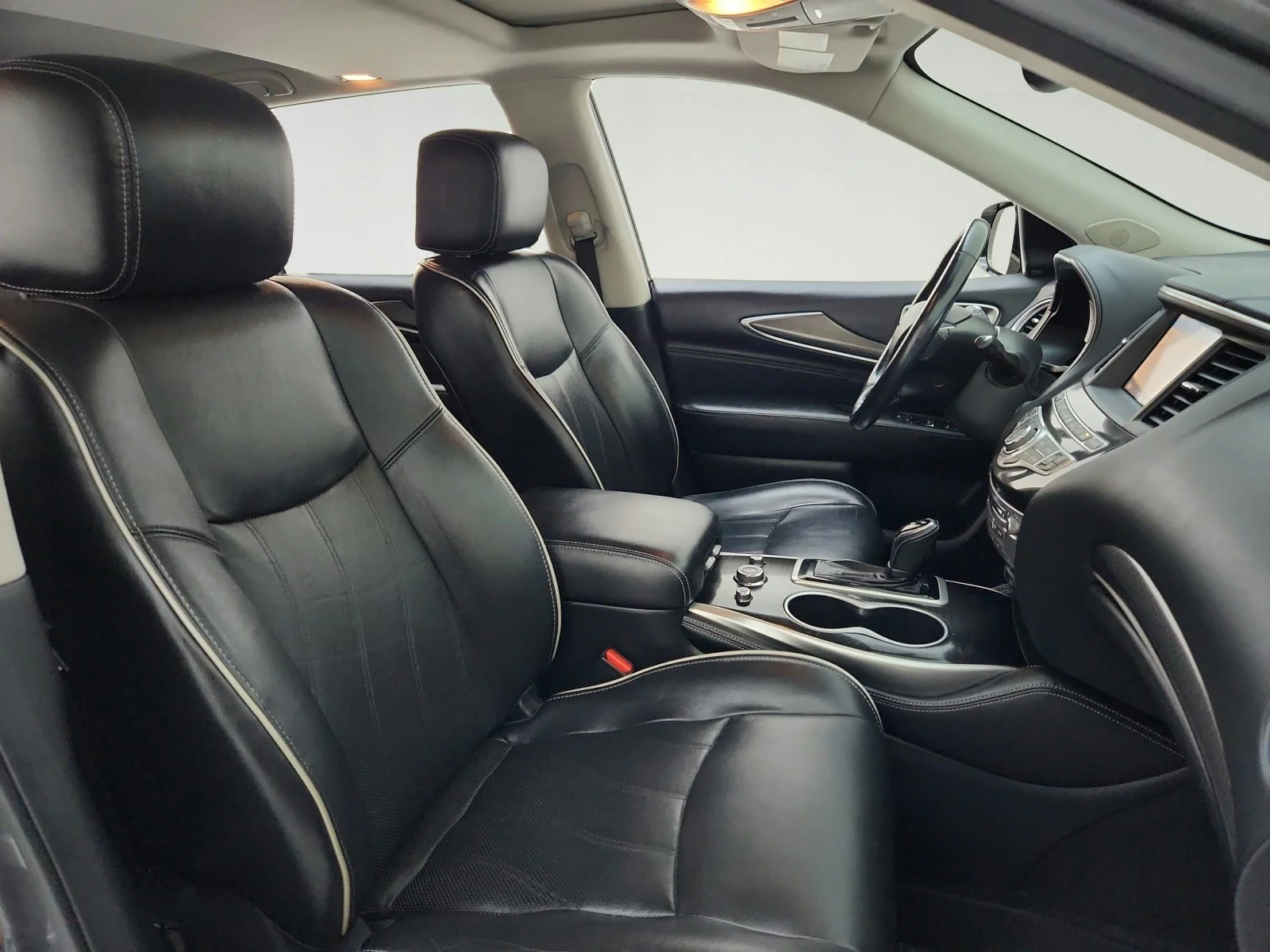 Used 2017 Graphite Shadow INFINITI  image 26