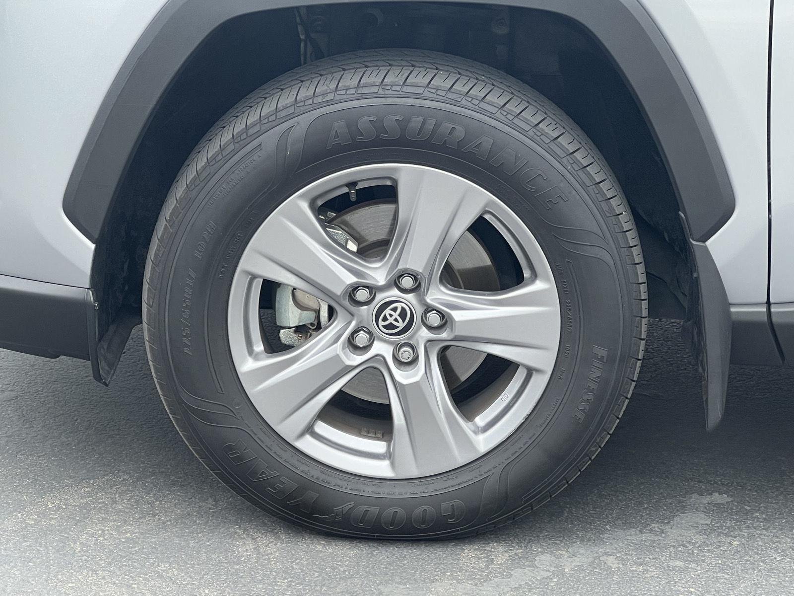 Used 2024 Silver Sky Metallic Toyota XLE image 13