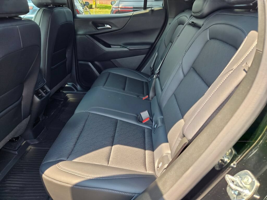2027 Chevrolet Equinox LT - Photo 13