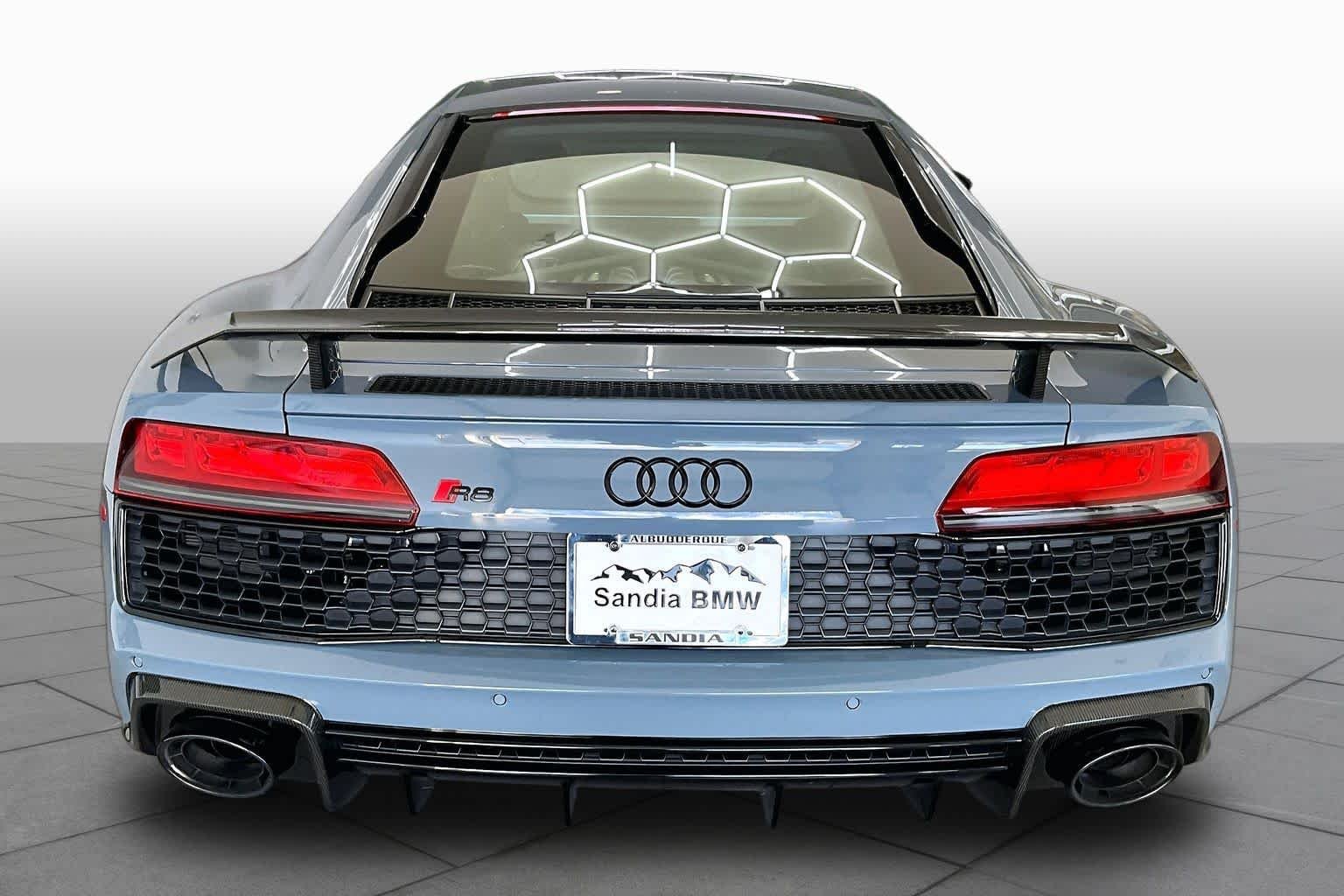 Used 2020 Kemora Gray Metallic Audi V10 performance image 4