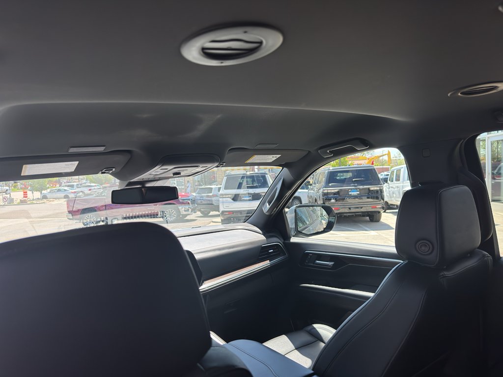 Used 2025 Gray Chevrolet Z71 image 21