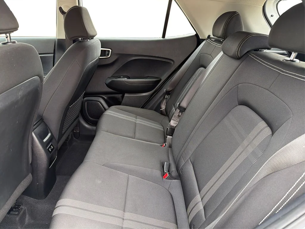 Used 2024 Lunar White Hyundai SEL image 11