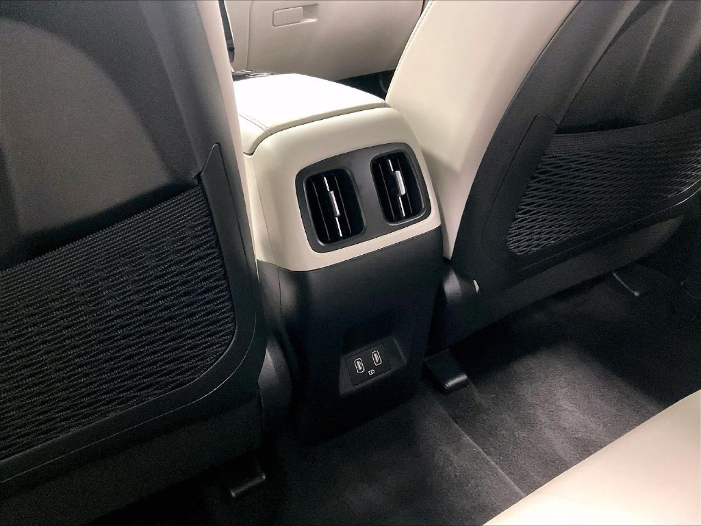 Used 2024 Black Hyundai SEL Convenience image 29