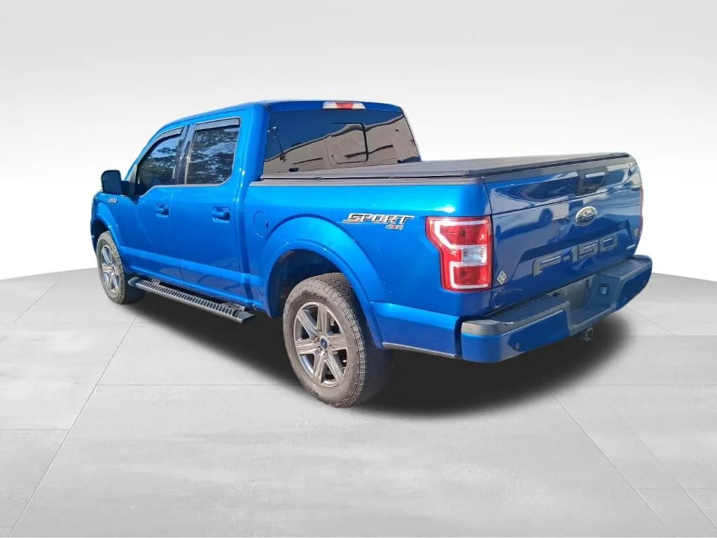 Used 2018 Blue Ford XLT image 3