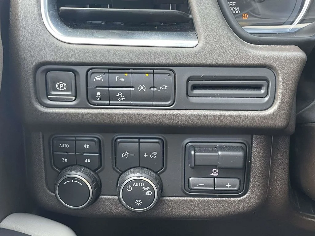 Certified Used 2021 Black Chevrolet Z71 image 31