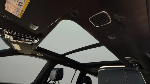 Used 2024 White Jeep Series III image 19