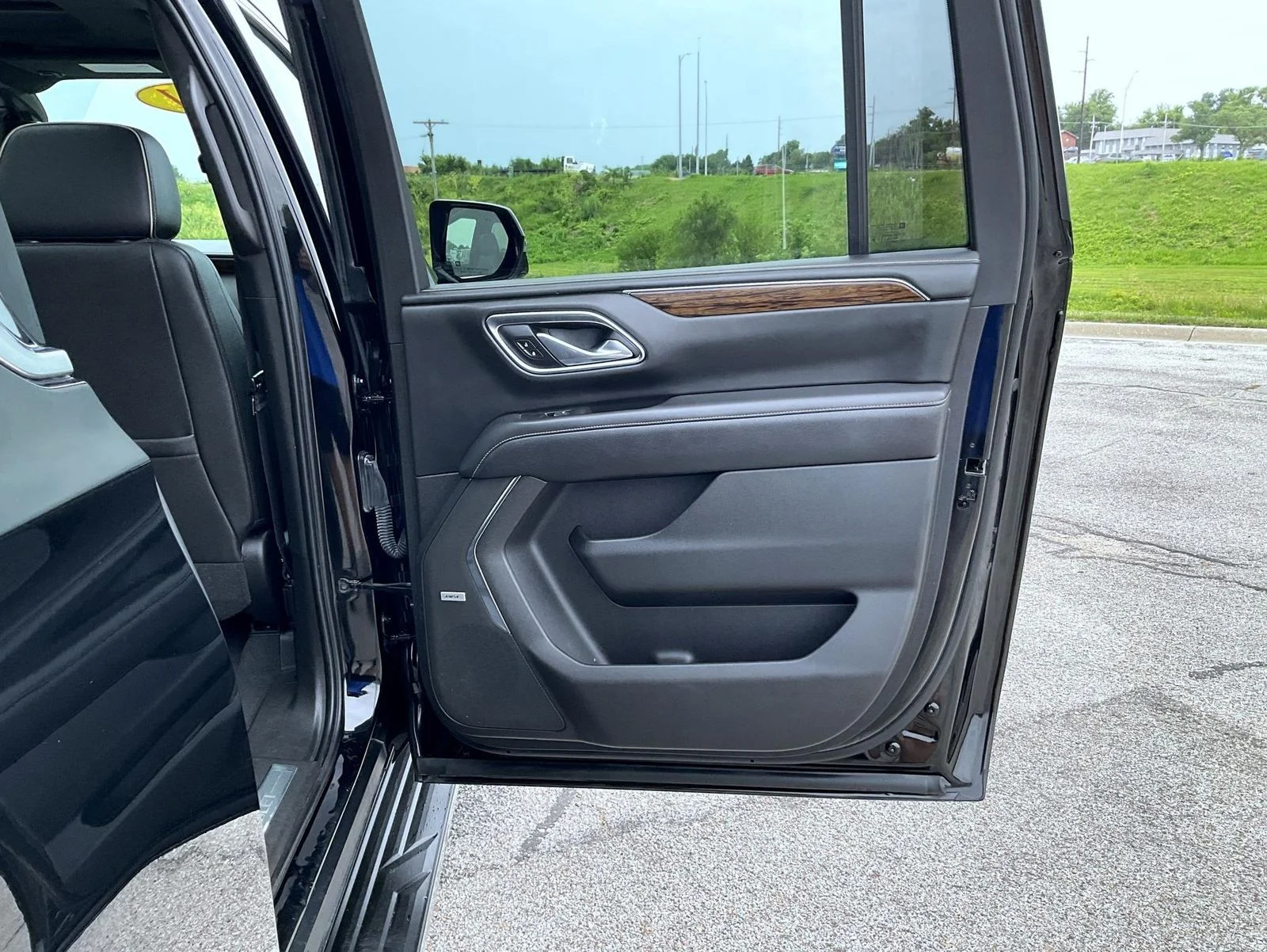 Used 2021 Black Chevrolet Premier image 17