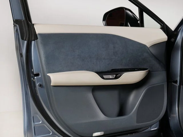 Used 2023  Lexus 450e Luxury image 26