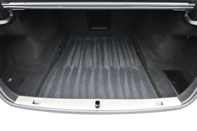 Used 2022 White BMW 740i image 29