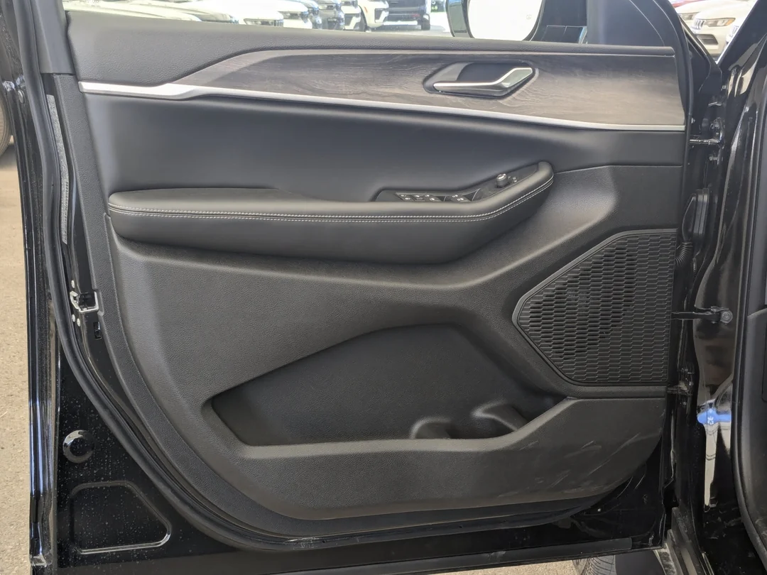 New 2026 Black Jeep Altitude - - Altitude Pkg - 10.25 Gauge Cluster - Adaptive Cruise - Heated Seats & More! image 12