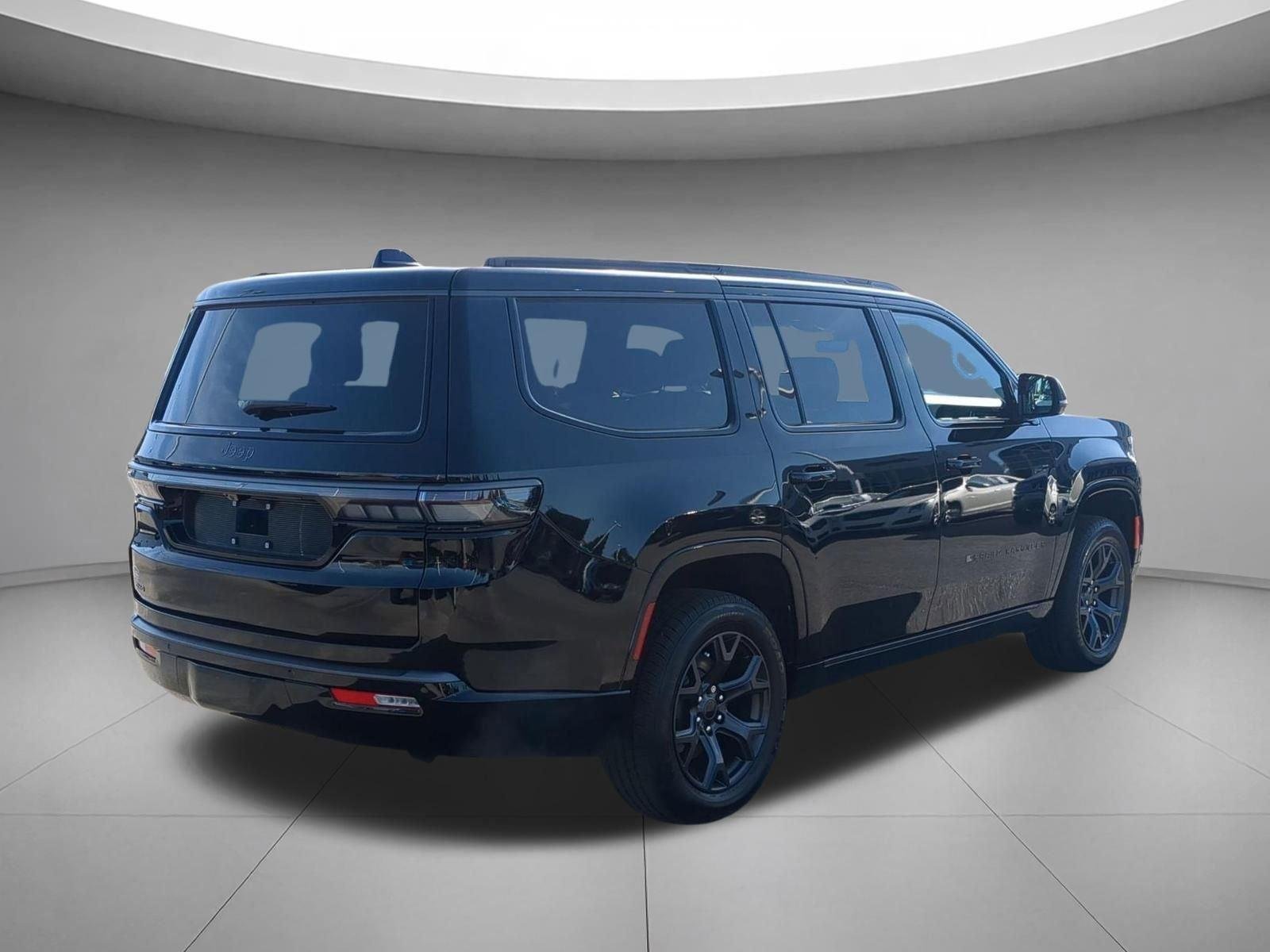 New 2026 High Gloss Black Exterior Paint Jeep Limited Altitude image 5