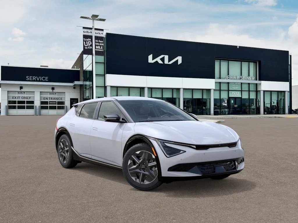 New 2026 Glacial White Pearl Kia LIGHT image 8