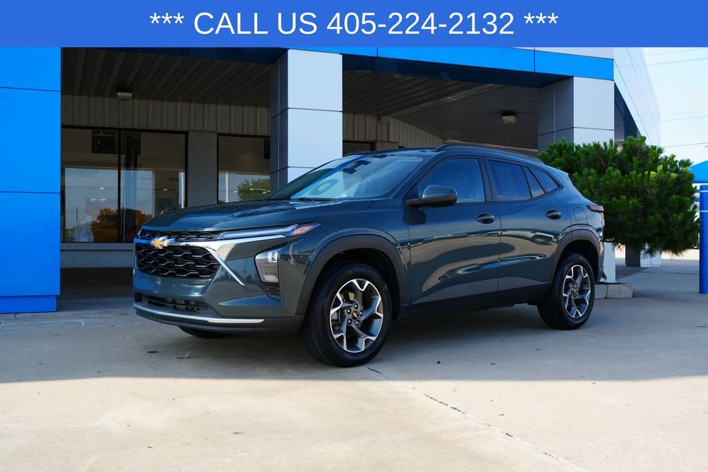 2025 Chevrolet Trax LT's photo