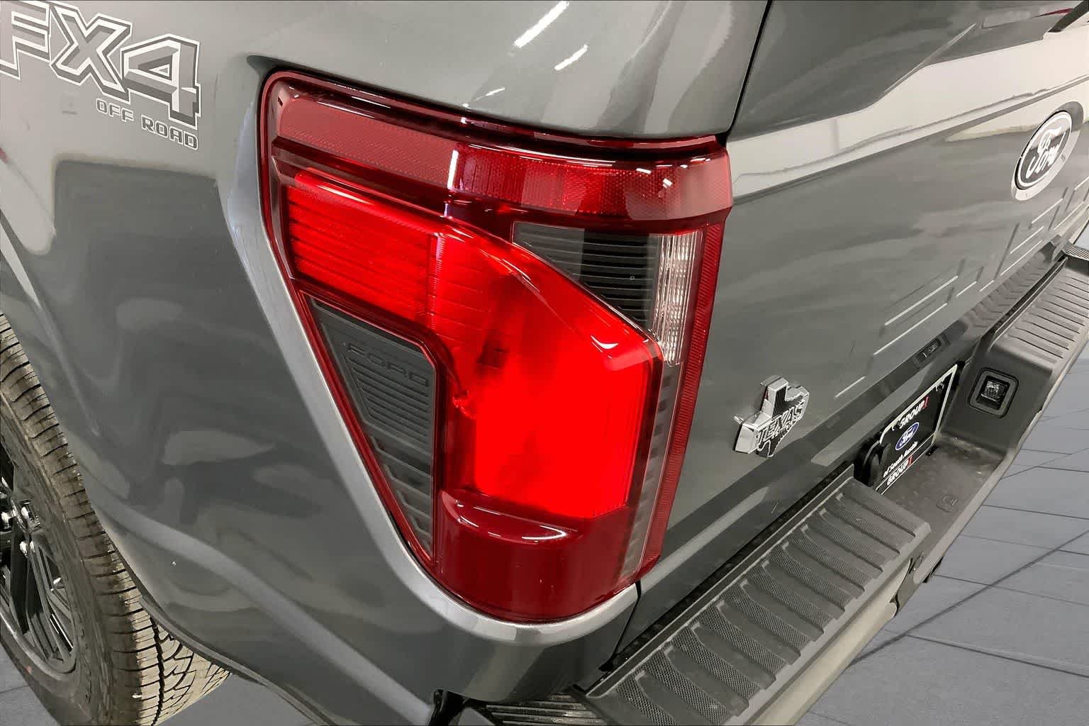 New 2026 Carbonized Gray Metallic Ford XLT image 14