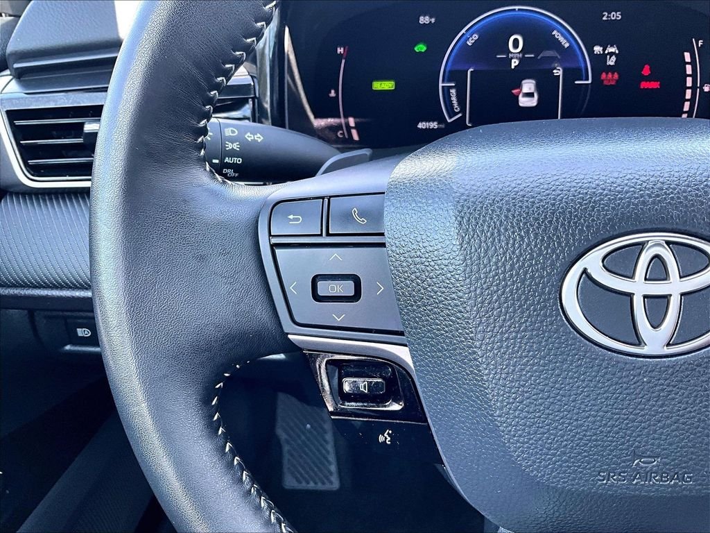 Used 2025 White Toyota SE image 23