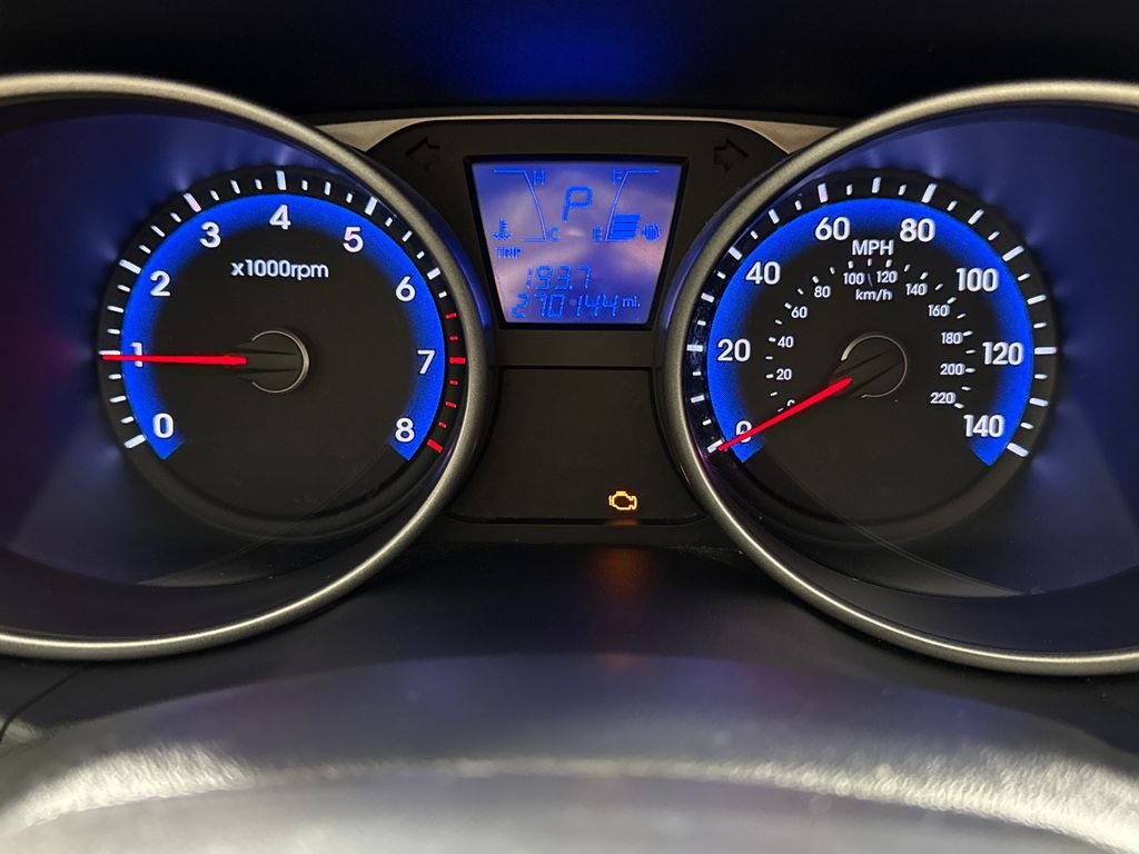 Used 2014 Gray Hyundai SE image 15