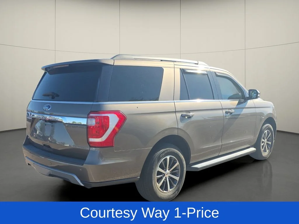 Used 2018 Gray Ford XLT image 9