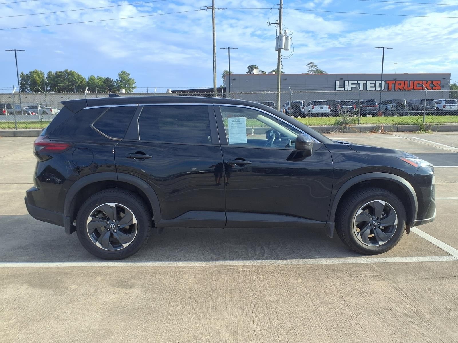 2024 Nissan Rogue photo 9 of 25