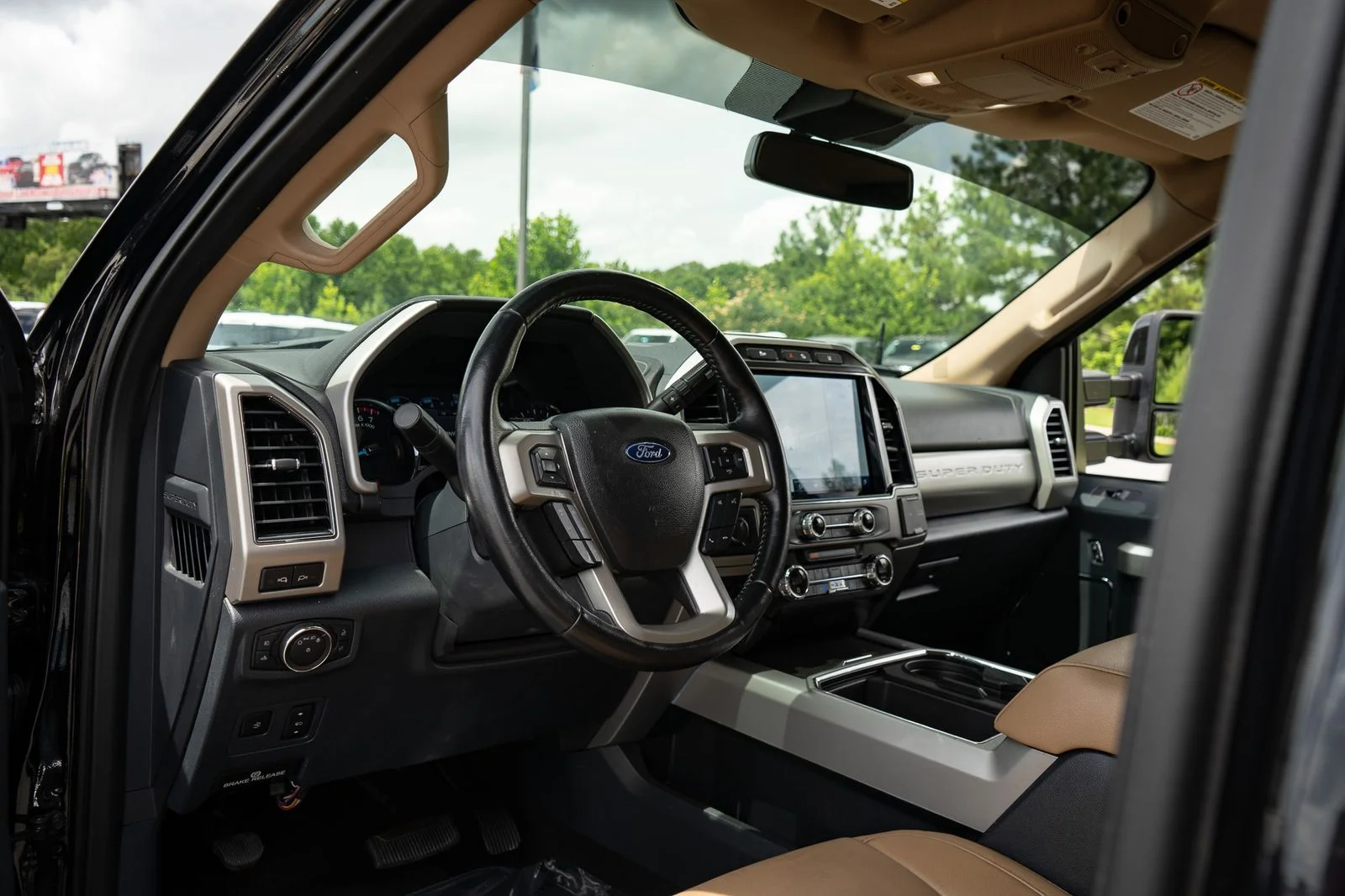 Used 2022 Black Metallic Ford Lariat image 13