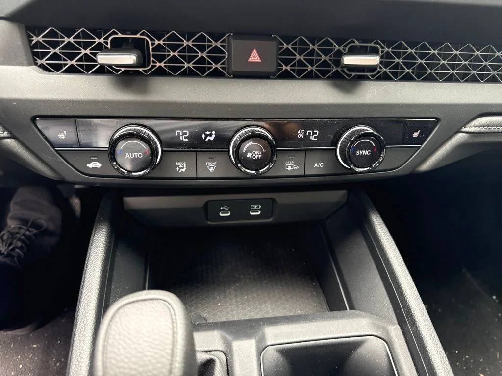 Used 2025 Platinum White Pearl Honda SE image 21