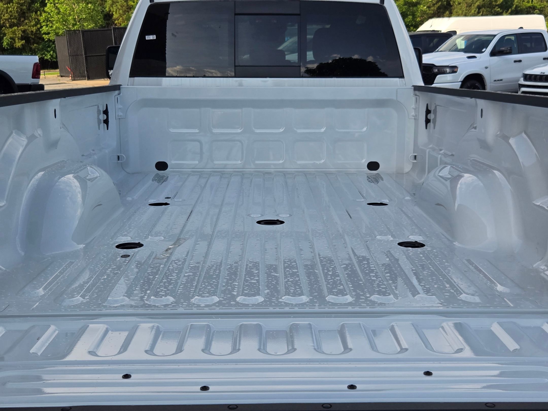 New 2026 Bright White Clear-Coat Exterior Paint RAM Tradesman image 18