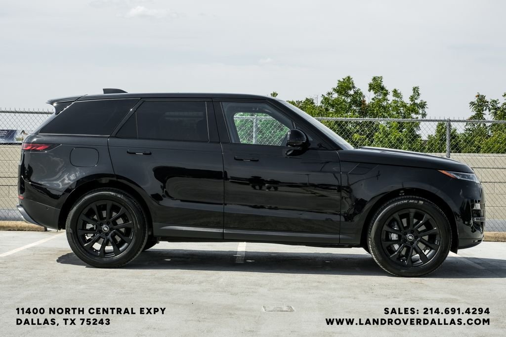 Certified Used 2025 Santorini Black Metallic Land Rover SE image 5