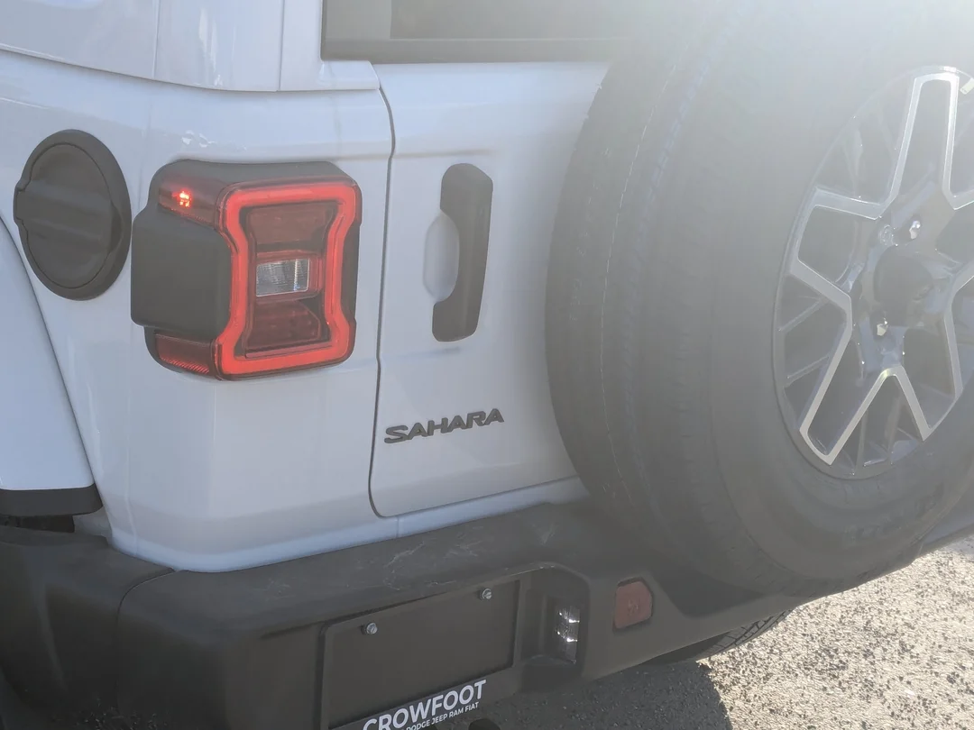 New 2026 White Jeep Sahara - - 4x4 - McKinley Leather Seats - Body? Colour Hardtop - Side Steps & More! image 11