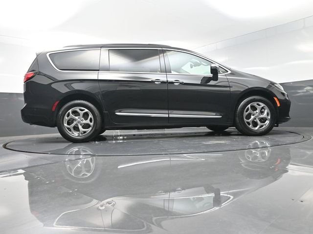 Used 2023 Black Chrysler Limited image 37