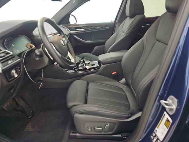 Used 2025 Blue Metallic BMW xDrive30i image 3