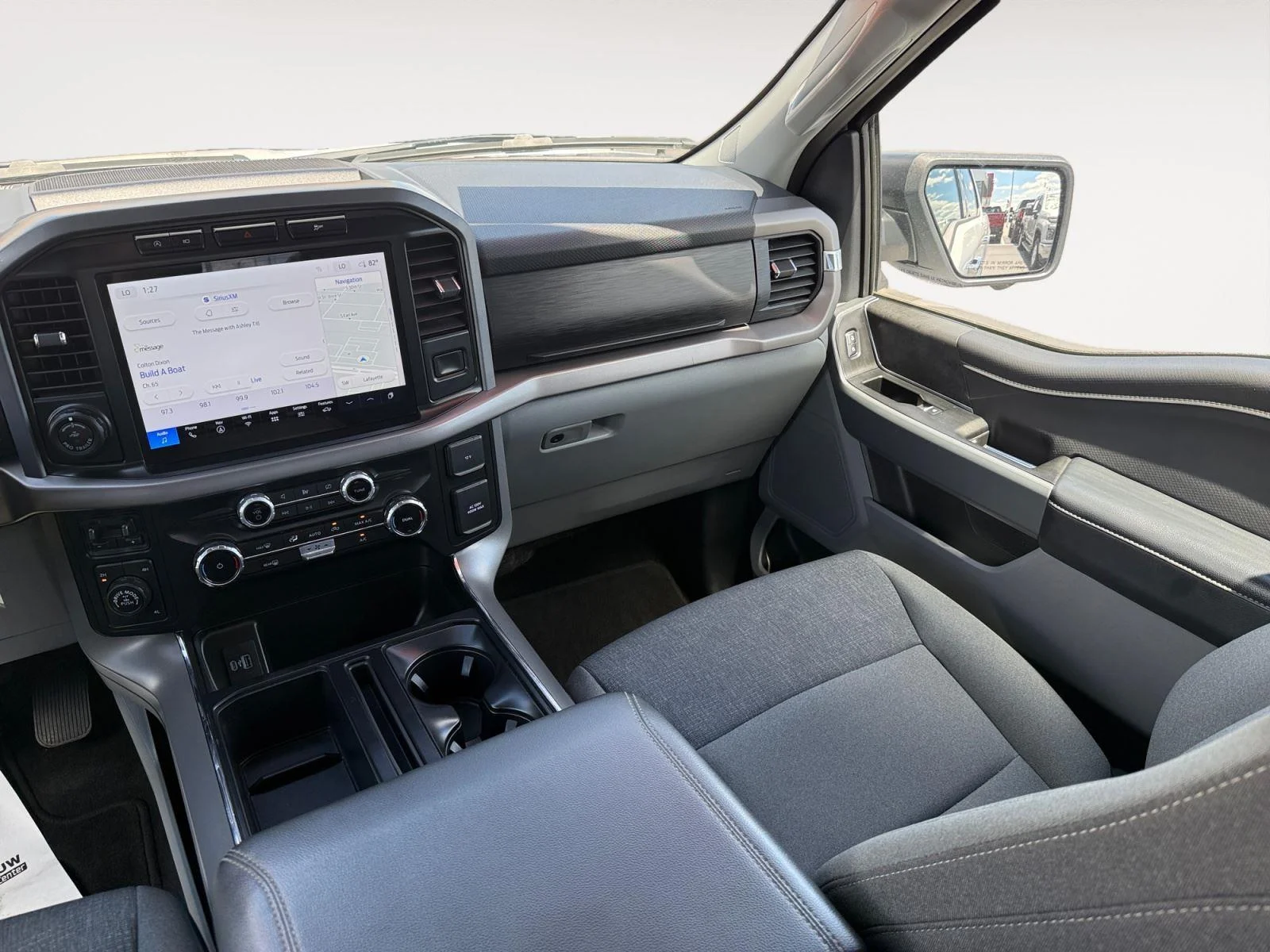 Used 2024 Oxford White Ford XLT image 12