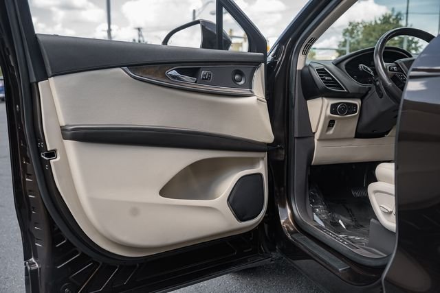 Used 2019 Brown Metallic Lincoln Reserve image 38
