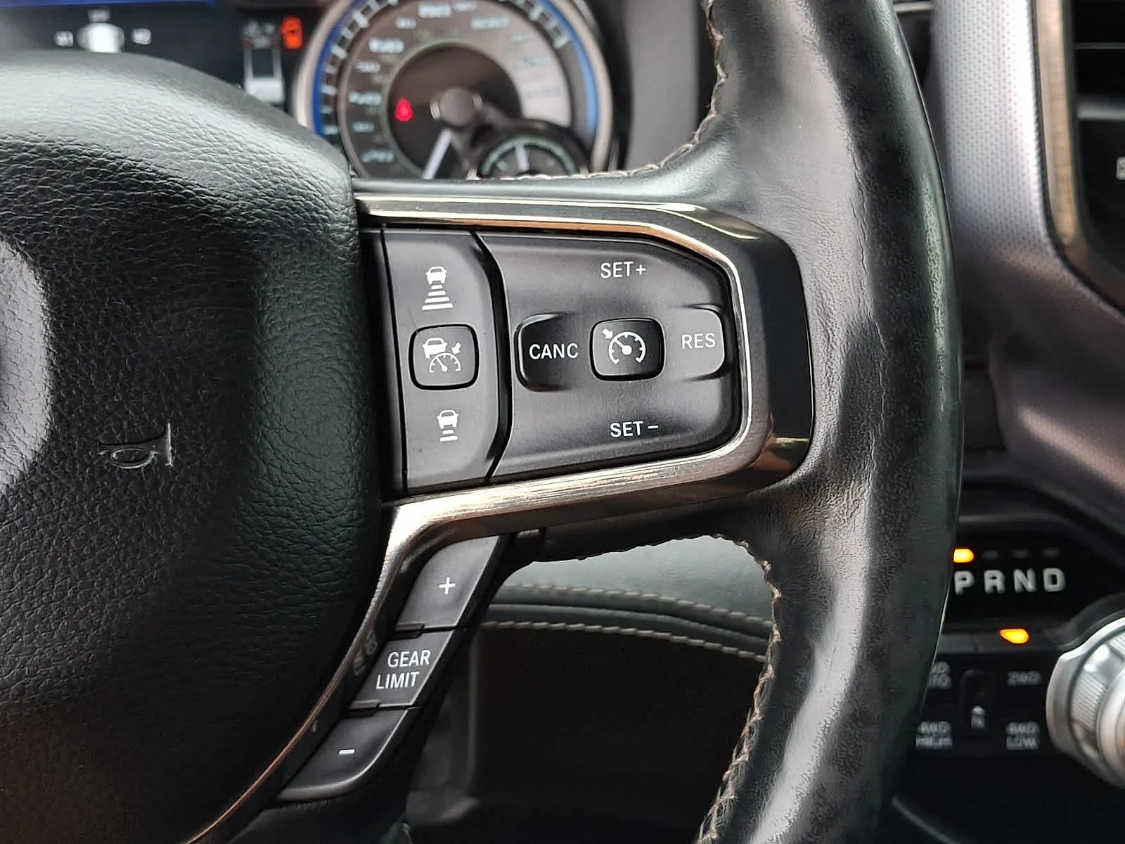 Used 2019 Diamond Black Crystal Pearl Ram Limited image 25