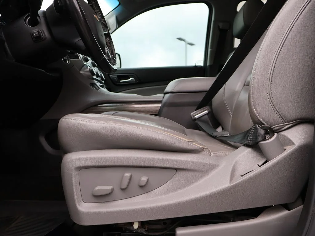 Used 2018 Gray Chevrolet LT image 39