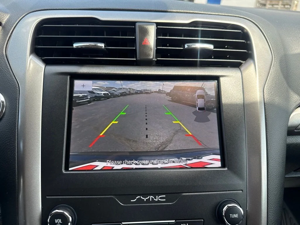 Used 2020 Blue Ford SE image 30