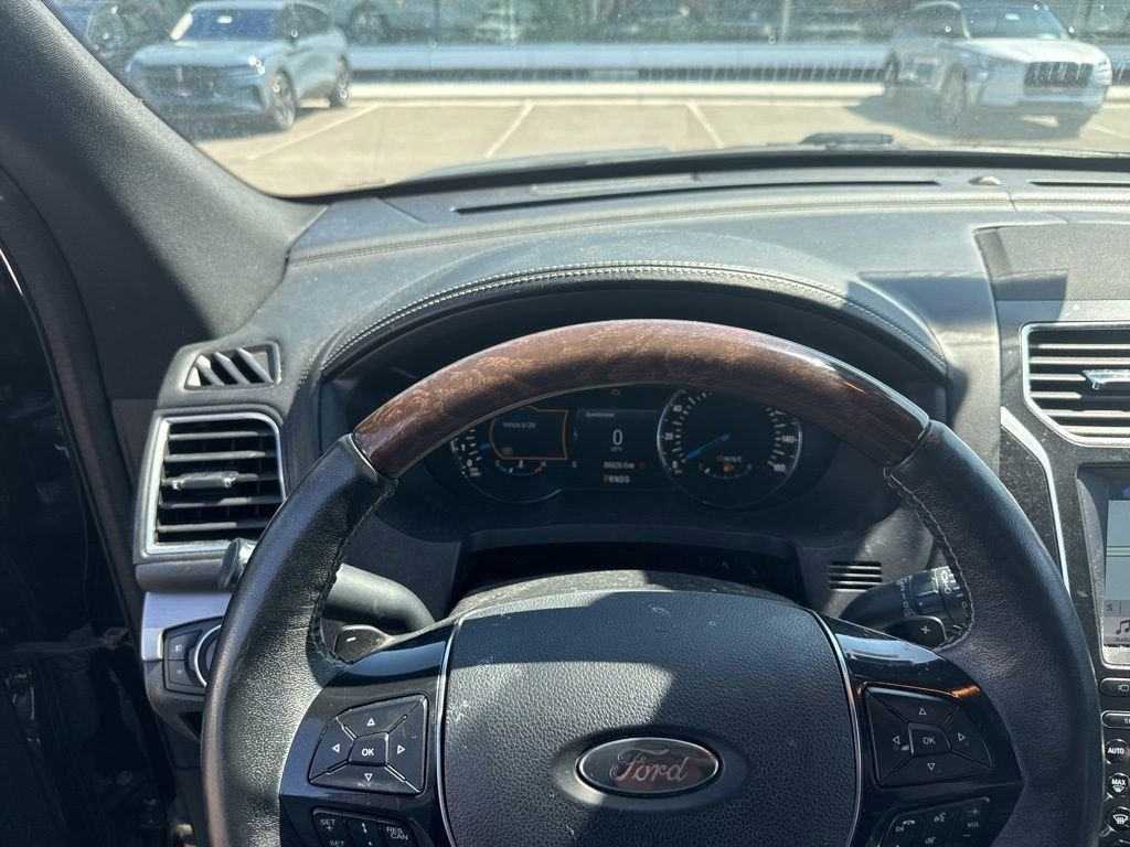 Used 2017 Black Ford Platinum image 9