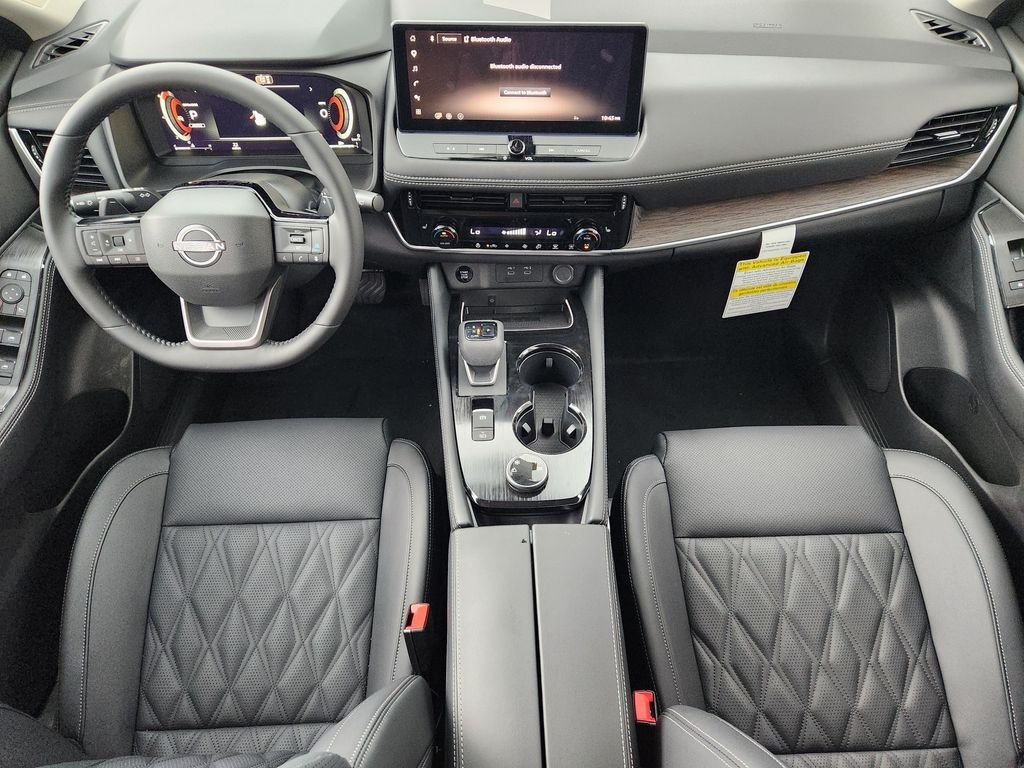 New 2026 Champagne Silver Metallic / Super Black Two-tone Nissan Platinum image 25